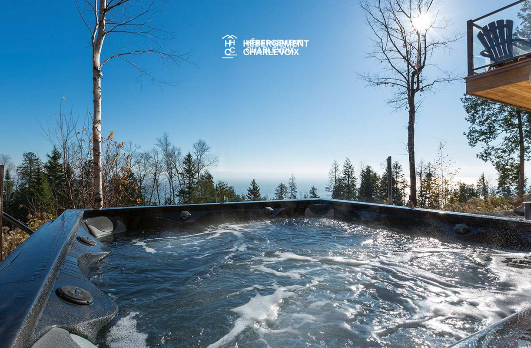 AUB-150 - Vue majestueuse sur le fleuve et le massif de Charlevoix